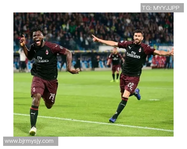 AC米兰鏖战亚特兰大巅峰对决再燃意甲豪门荣耀之争 AC米兰鏖战亚特兰大巅峰对决再燃意甲豪门荣耀之争