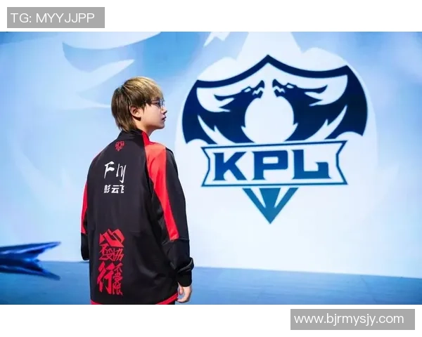 暖阳王者崛起：探索英雄联盟世界中的光辉与荣耀之路