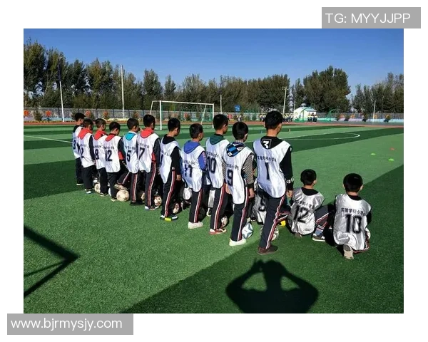 聚焦世界足球巨星成长之路与赛场传奇风云故事全景深度剖析精彩篇