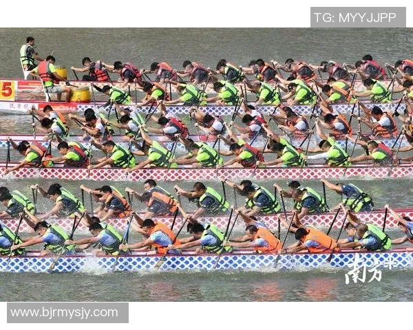 跳水运动的魅力与挑战：探索技术进步、训练方法与世界级赛事背后的故事